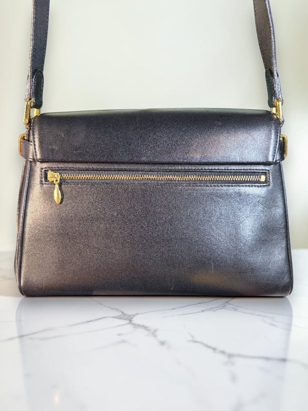 Valentino Garavani Vintage Leather Shoulder Bag w/Iconic Gold Logo Buckle & COA - Picture 7 of 16